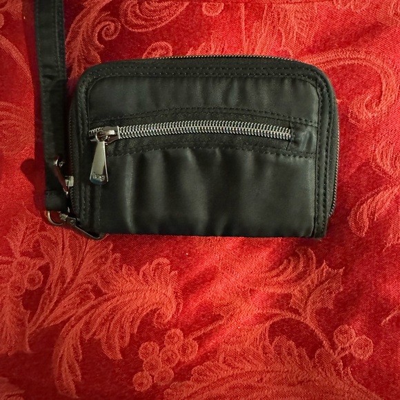 Lug Rodeo Wristlet Wallet Zip Around Quilted Black 6”x4” - Picture 3 of 6